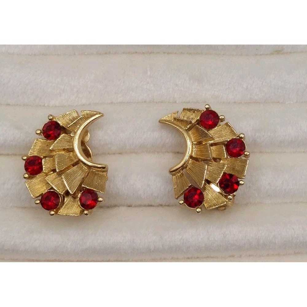 Ruby Red Rhinestone Vintage Clip On Lisner Earrings Gold Fanburst Signed MCM
